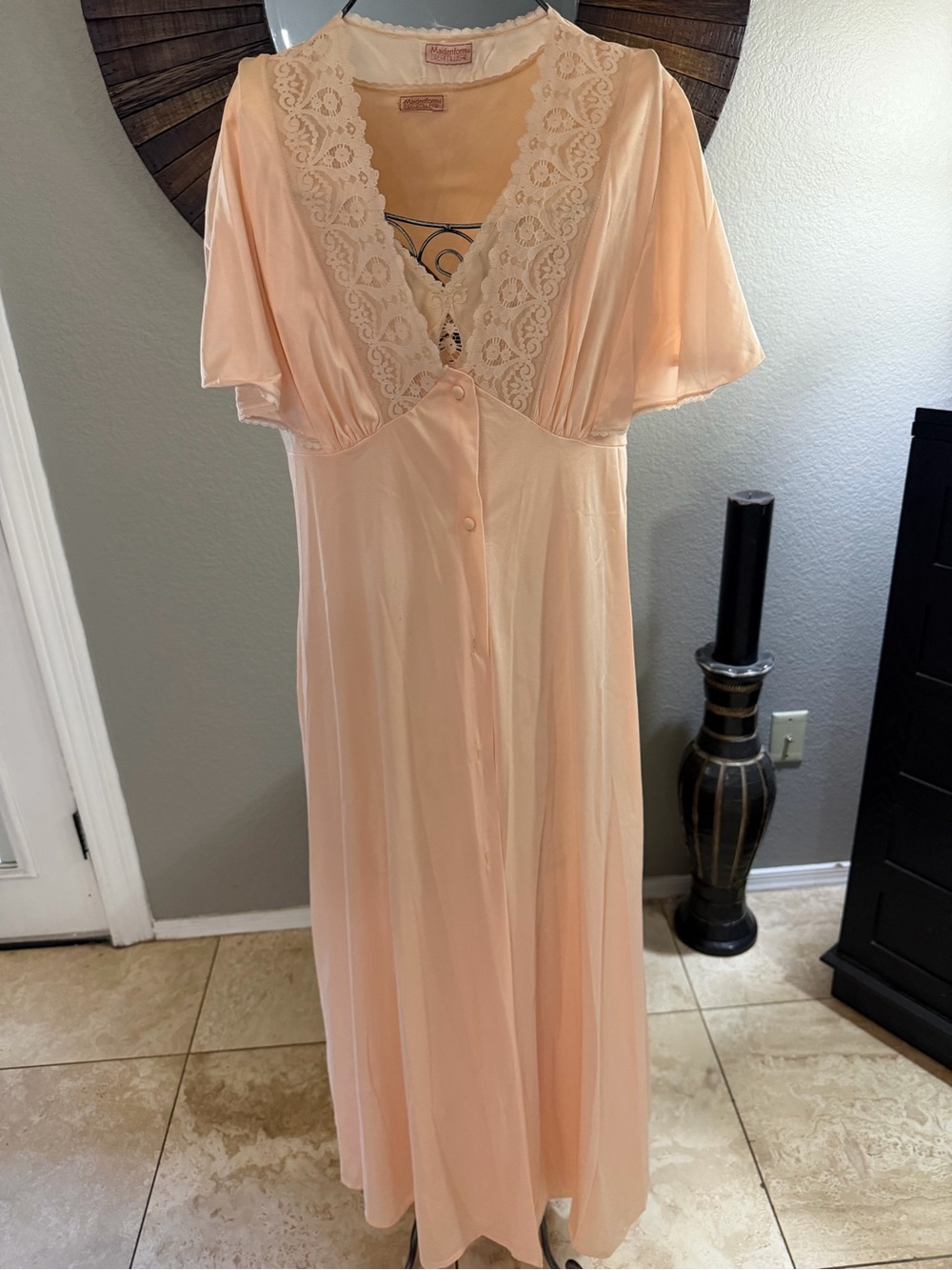 Peach 1960’s Maidenform Dreamwear Gown and Robe Peignoir Set Size Large  USA